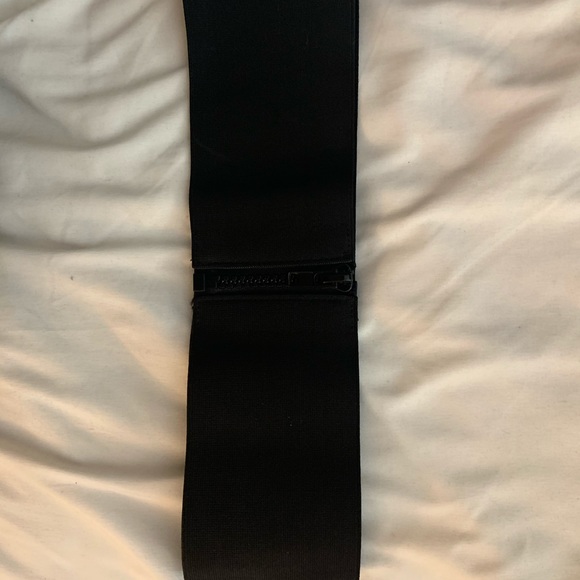 American Apparel Black Wide Elastic Zipper Belt - Picture 4 of 7